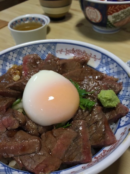 いまきん食堂のあか牛丼